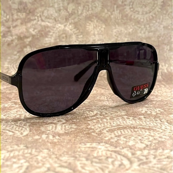 Brand New Guess Shield Aviators Black Frame Lens Metal Arms Men’s Sunglasses - Picture 3 of 15